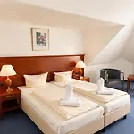 Kaiserhof Hotel 3*