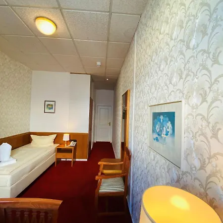 Kaiserhof Отель Любек