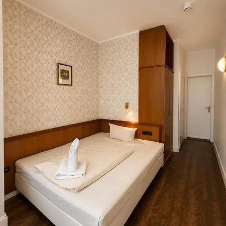 Kaiserhof Otel 3*