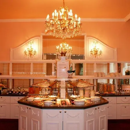 Отель Kaiserhof Любек