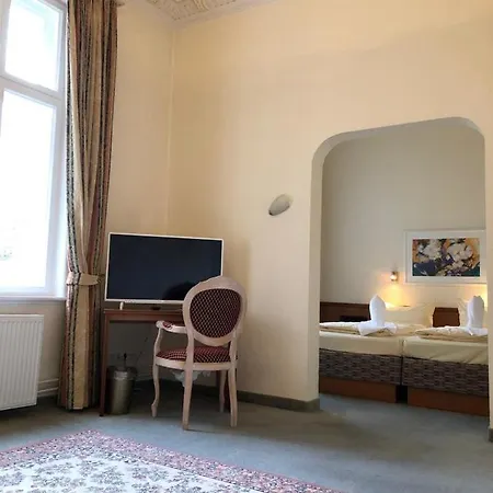 Kaiserhof فندق لوبيك